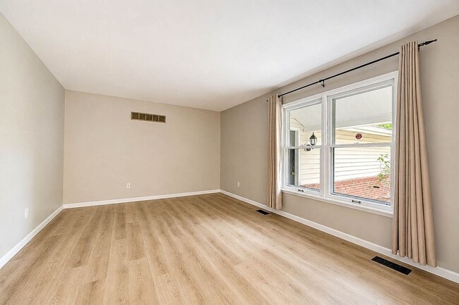 Building Photo - 12732 Glenage Dr
