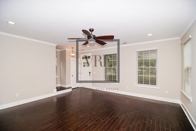Foto del edificio - 2307 Double Oaks Rd