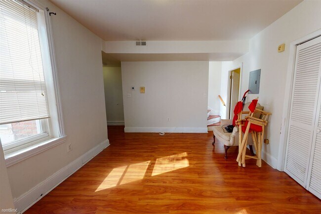Foto del edificio - 3 br, 1 bath Duplex - 1702 N SYDENHAM ST U...