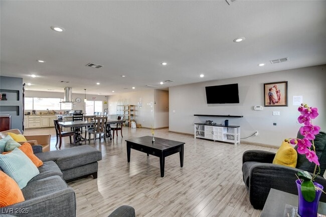 Building Photo - 603 Palmhurst Dr