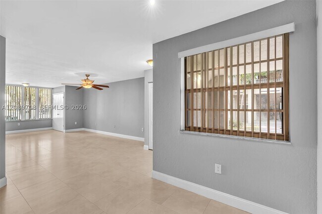 Foto del edificio - 2820 N Oakland Forest Dr