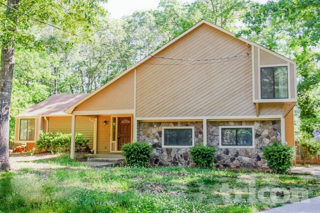 Foto del edificio - 718 Post Rd Ln