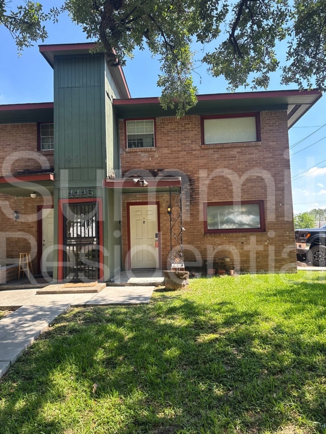 Building Photo - 4445 Bell St