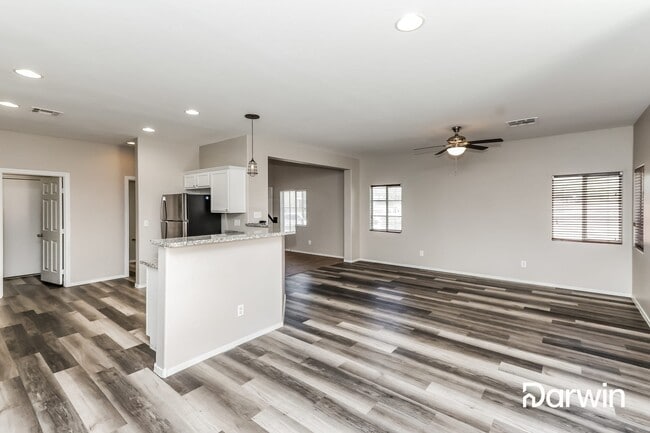 Building Photo - 3752 E Carisbrook Dr