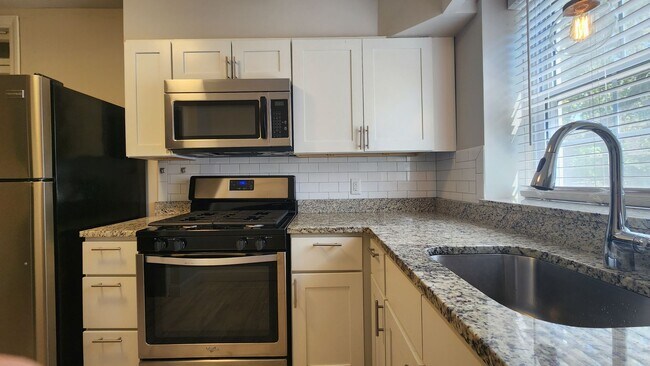 Foto del edificio - 7752 Kingsbury Blvd