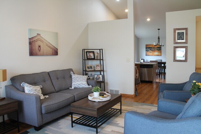 Foto del edificio - 1025 Kristy Ln
