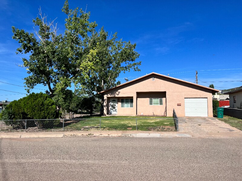 Primary Photo - 1301 2nd St