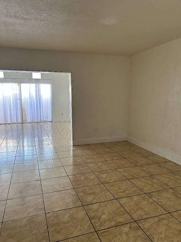 Foto del edificio - 6955 W 2nd Ln