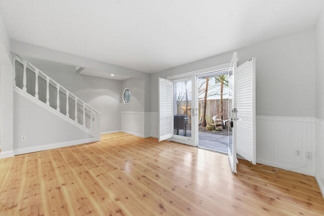 Building Photo - 1901 Spencer St