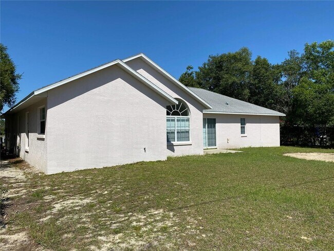 Foto del edificio - 15980 SW 27th Ave Rd
