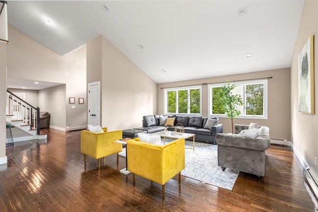 Building Photo - 1099 NY-17M