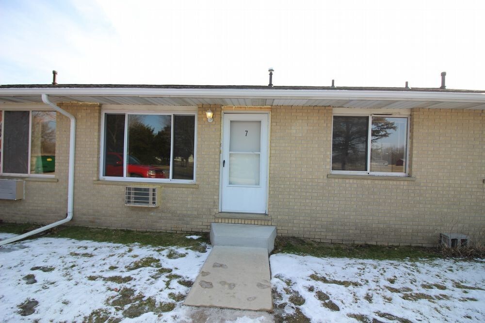 Primary Photo - Willis 51053 7