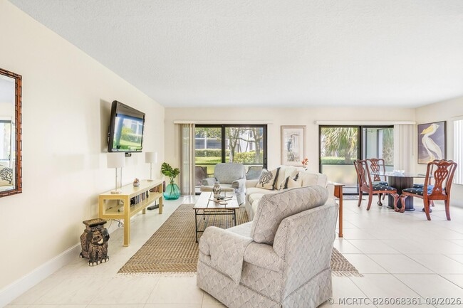 Foto del edificio - 1155 Reef Rd
