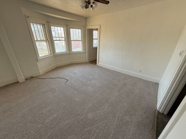 Foto del edificio - $900 - 2 Bed 1 Bath House