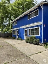 Building Photo - 538 S Nebraska St
