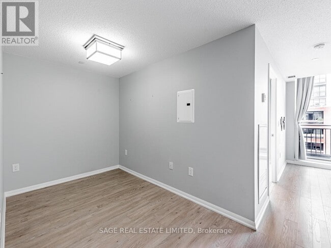 Building Photo - 830 Lawrence Ave W