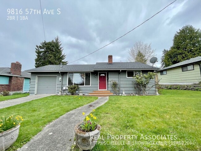 Building Photo - Two Bedroom Home