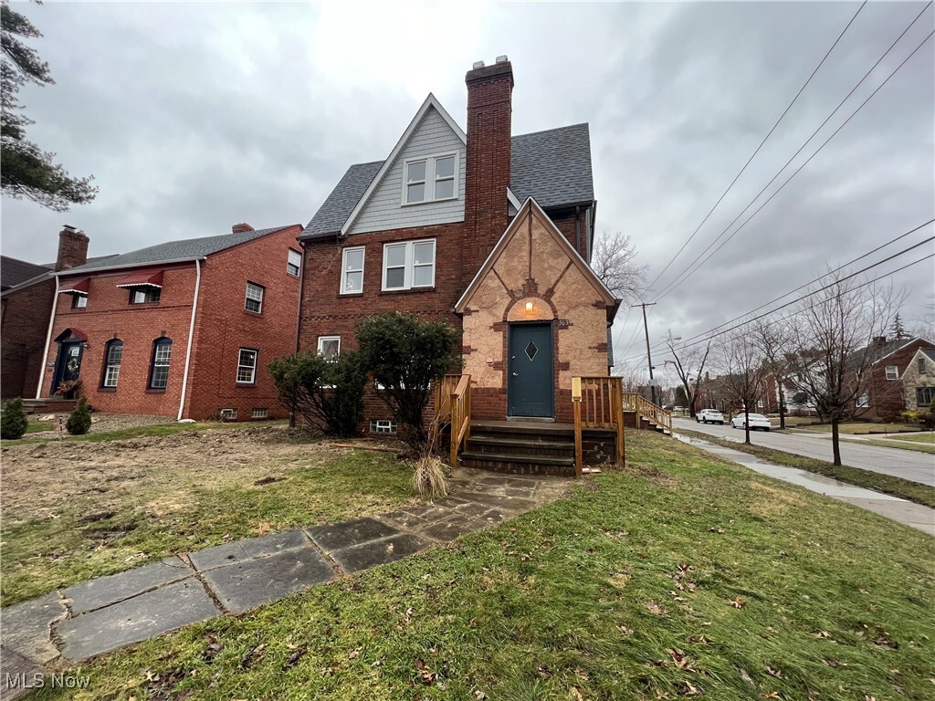 3633 Tullamore Rd Cleveland Heights, OH 44118 – photo 1