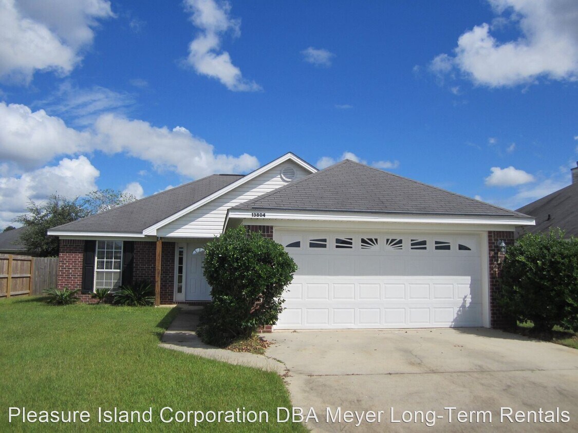 3 br, 2 bath House 13804 Trident Gum Lane House Rental in Foley, AL
