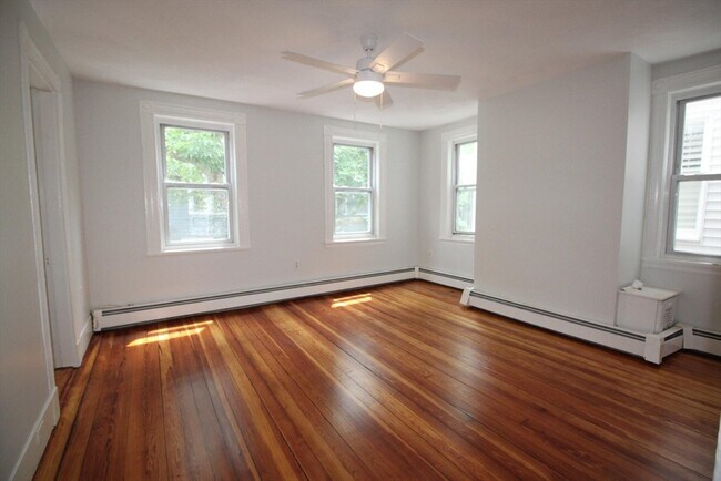 Building Photo - 12 Albion Pl