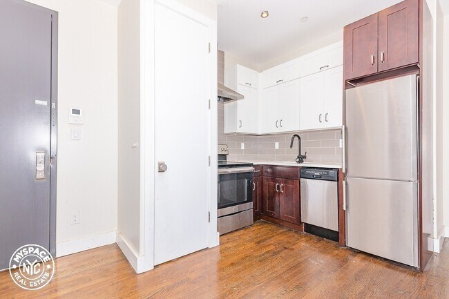 Foto del edificio - 276 Nostrand Ave.