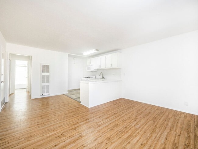 Foto del interior - 5725-29 Vineland Ave