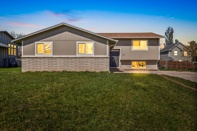 Building Photo - 1101 Timber Ln