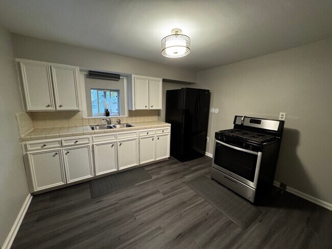 Foto del edificio - 7837 Dayton St