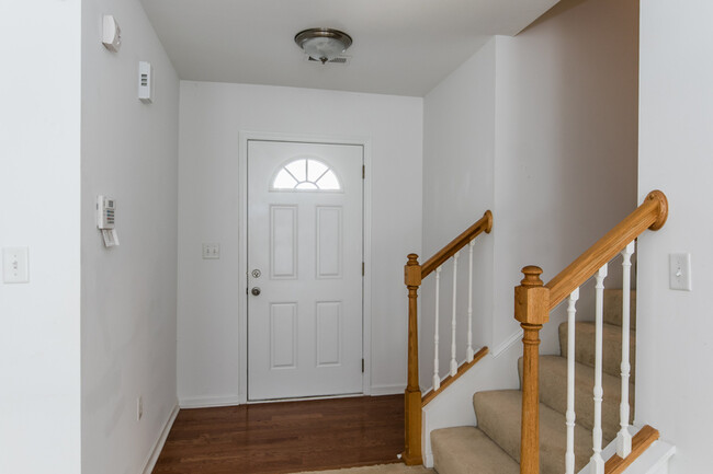 Building Photo - 612 Fountain Brook Ln