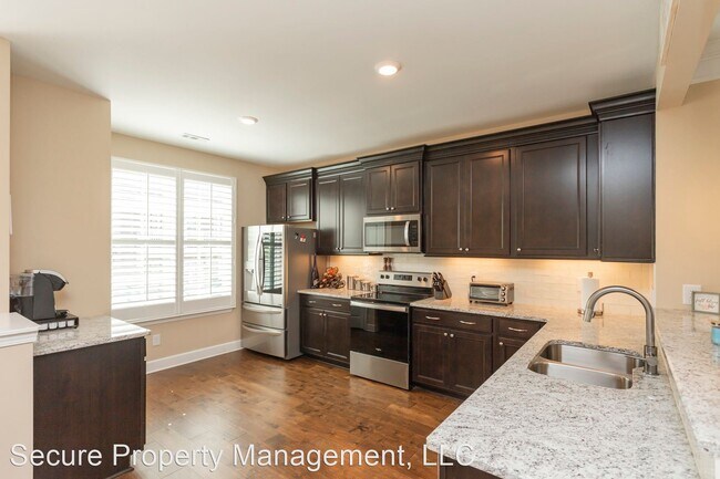 Building Photo - 4 br, 3.5 bath House - 215 Muir Ave