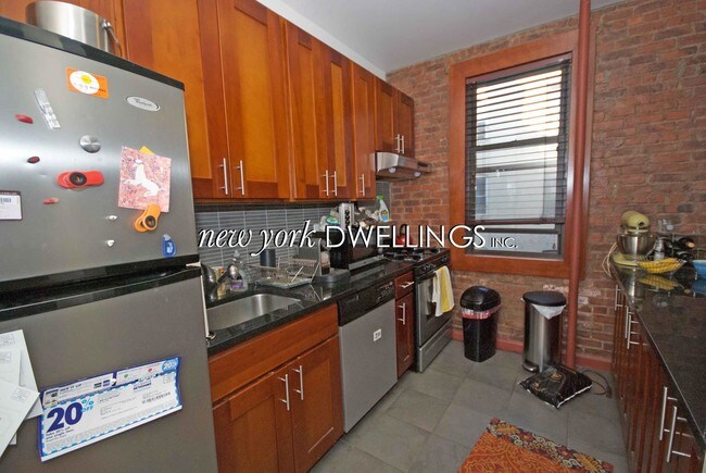 Building Photo - 624 11th Street