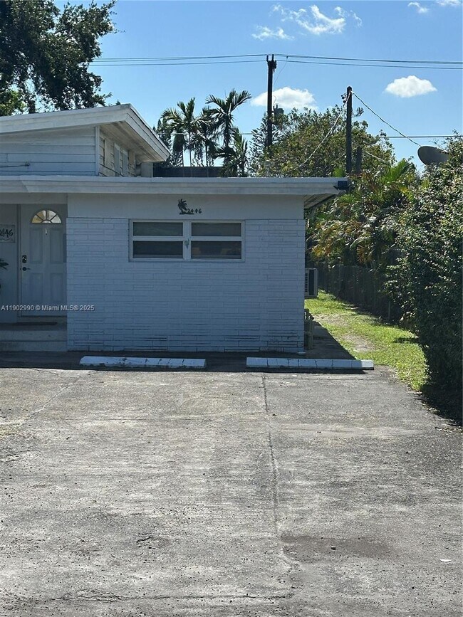 Building Photo - 2446 Johnson St