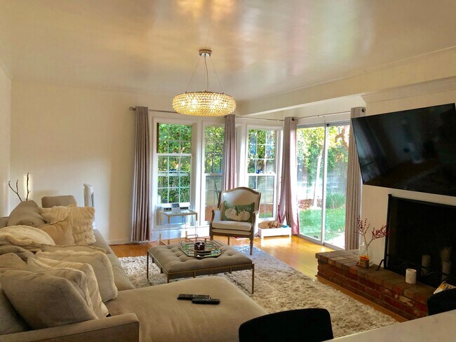 Foto del edificio - 16666 McCormick St