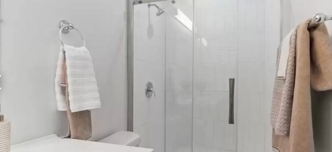 Shower - 2074 Arlington Cir NW