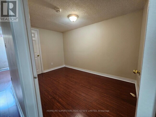 Building Photo - 38 Zia Dodda Crescent