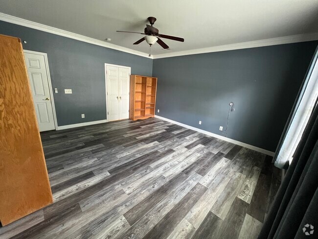 Building Photo - 132 Zinnia Dr