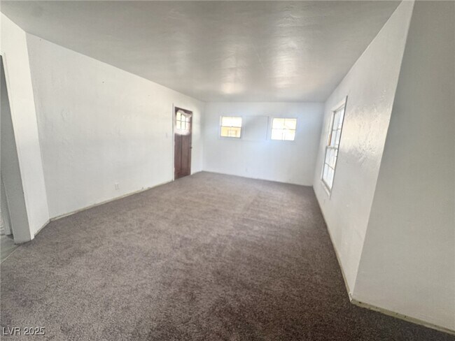 Foto del edificio - 1320 Jessica Ave