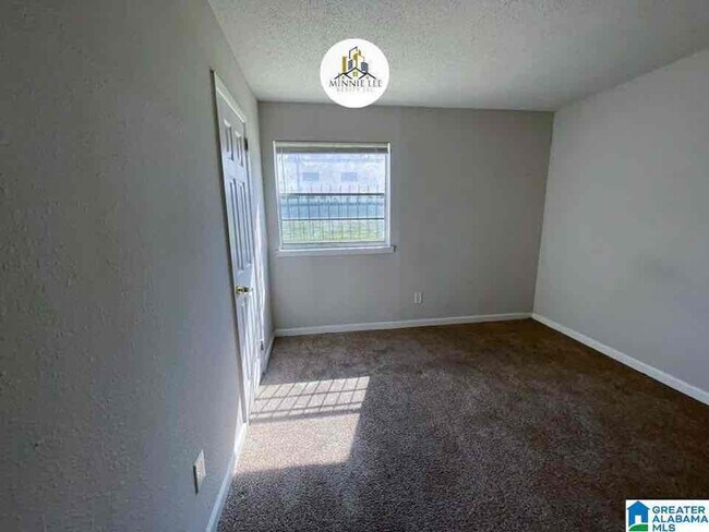 Building Photo - 1609 6th St N