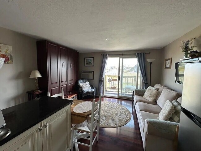 Foto del edificio - 500 Winnacunnet Rd