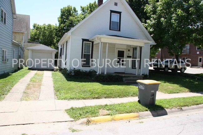Building Photo - 325 W Lutz Ave