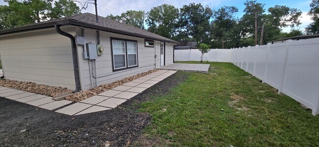 Foto del edificio - 118 Rockleigh Pl
