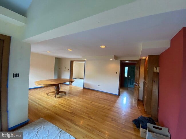 Building Photo - 2302 Morgans Mill Rd