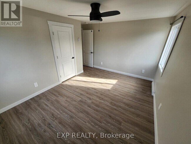 Photo du bâtiment - 89 College St E