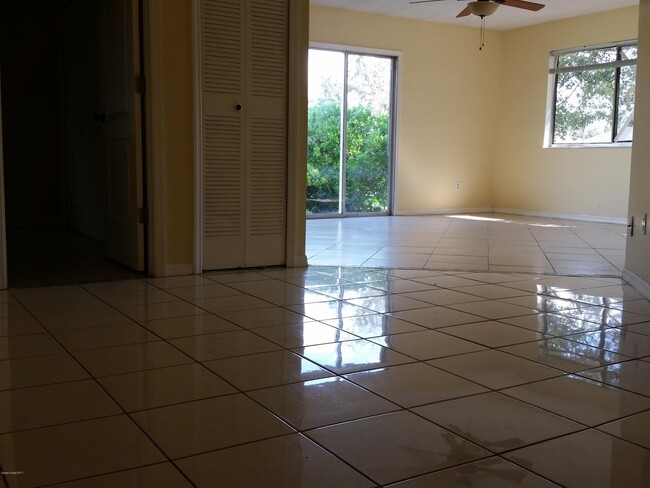 Building Photo - 6324 Sleepy Hollow Dr