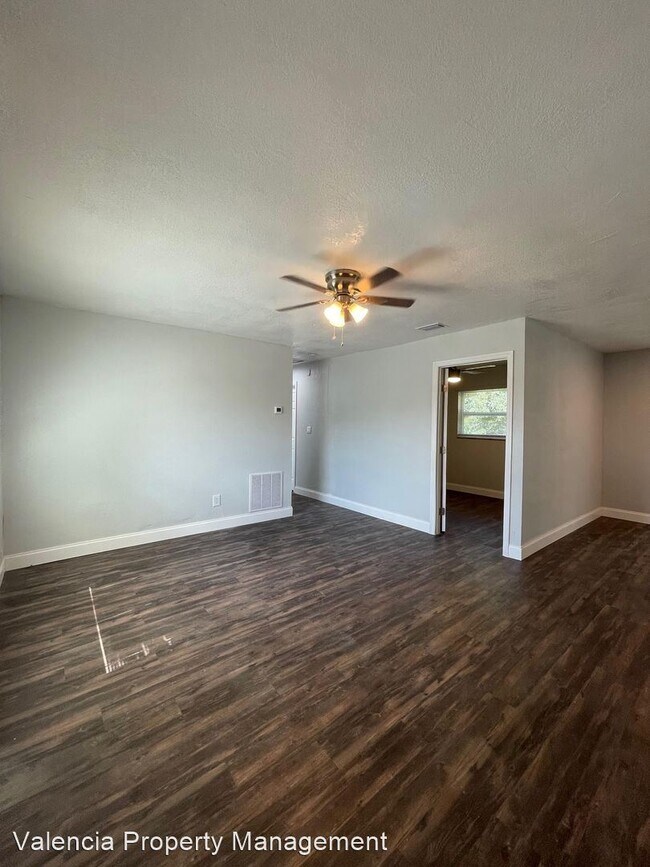 Foto del edificio - 4 br, 2 bath House - 37831 Clinton Ave.