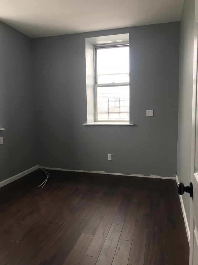 Foto principal - 3391 E Tremont Ave