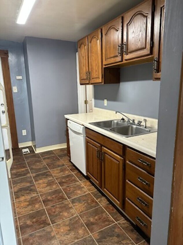 Primary Photo - 3333-3335 Parkview Ave