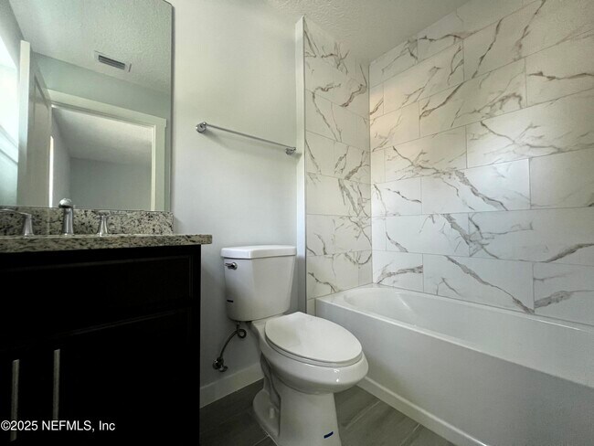 Foto del edificio - 821 3rd St S