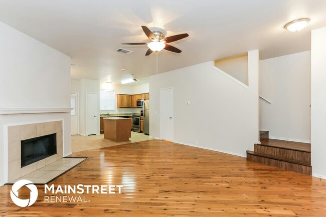 Building Photo - 10620 Astor Dr