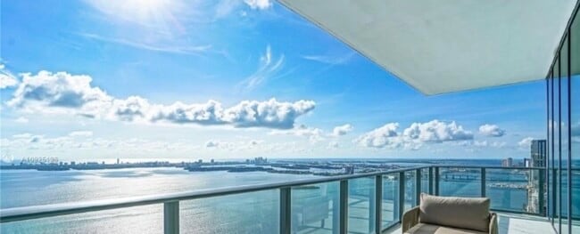 Foto del edificio - 1408 Brickell Bay Dr